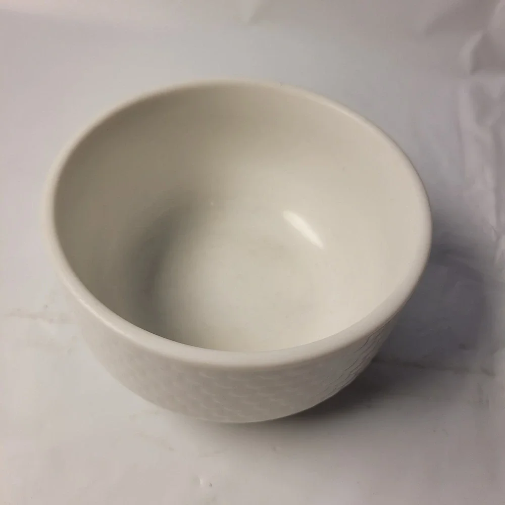 Churchill Vitrified Porcelain‎ Bowl White Textured Scale Pattern Round Small Vtg